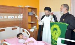 عیادت  نماینده محترم ولی فقیه و هیئت همراه از بیماران بیمارستان ایرانیان